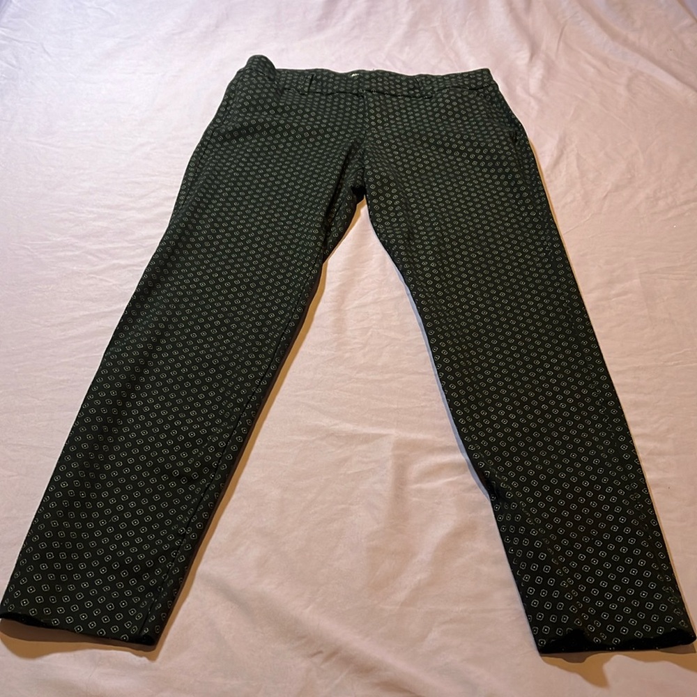 Old Navy Pixie Mid-Rise Black/White Tapered Leg, Size 2 EXCELLENT C…